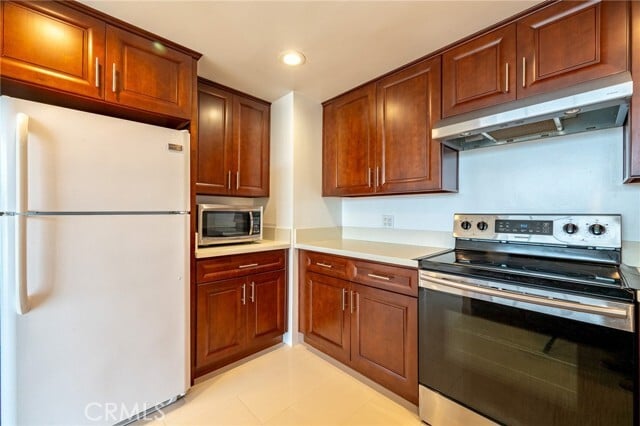 Building Photo - 2160 W Century Dr