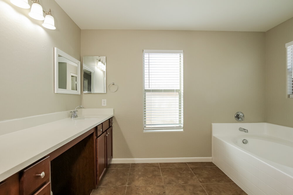 Building Photo - 12121 W Avenida Del Rey