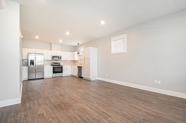 Building Photo - Two Bedroom | Two Bath in Ada, MI