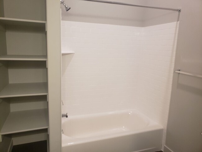 Building Photo - 1st Floor Unit