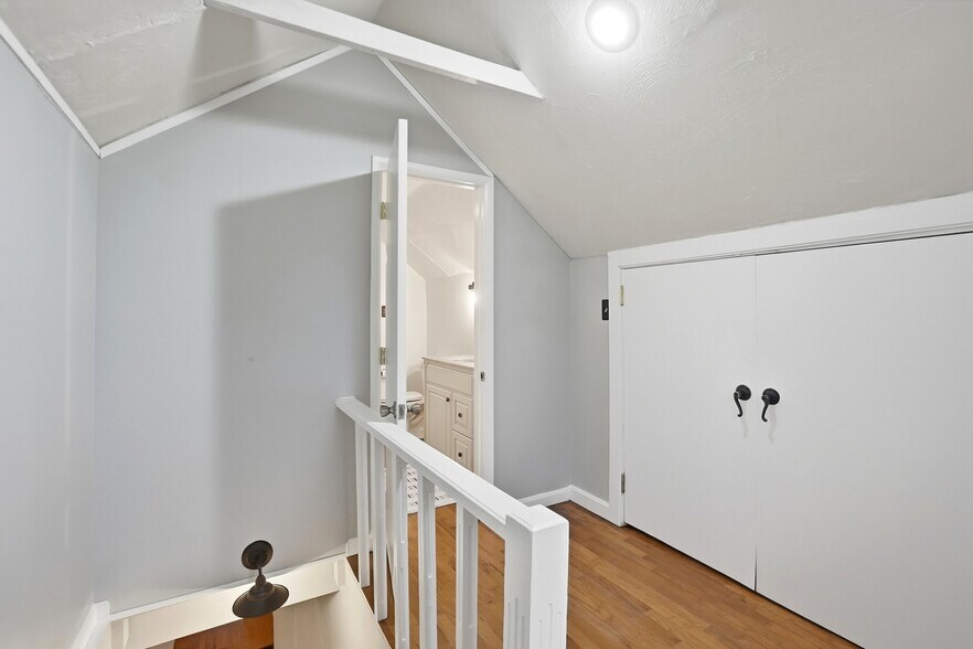 Building Photo - 2695 Bellwood Ave