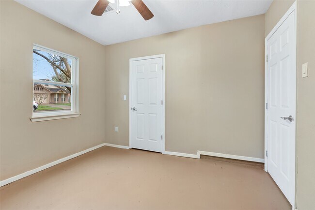 Building Photo - 17018 Dusty Mill Dr W