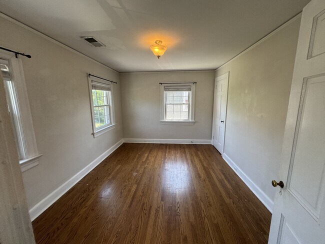 Building Photo - 310 Yeardley Ave