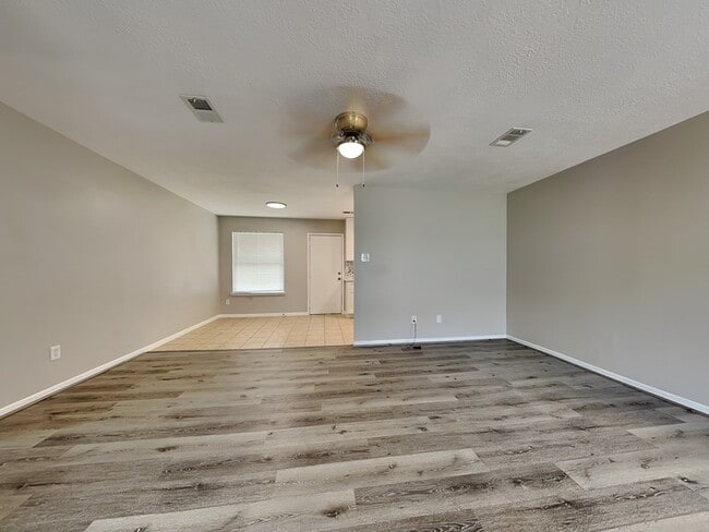 Building Photo - 18109 Eganville Cir