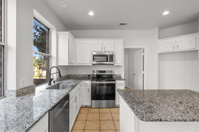 Building Photo - 3032 Thicket Bend Ct