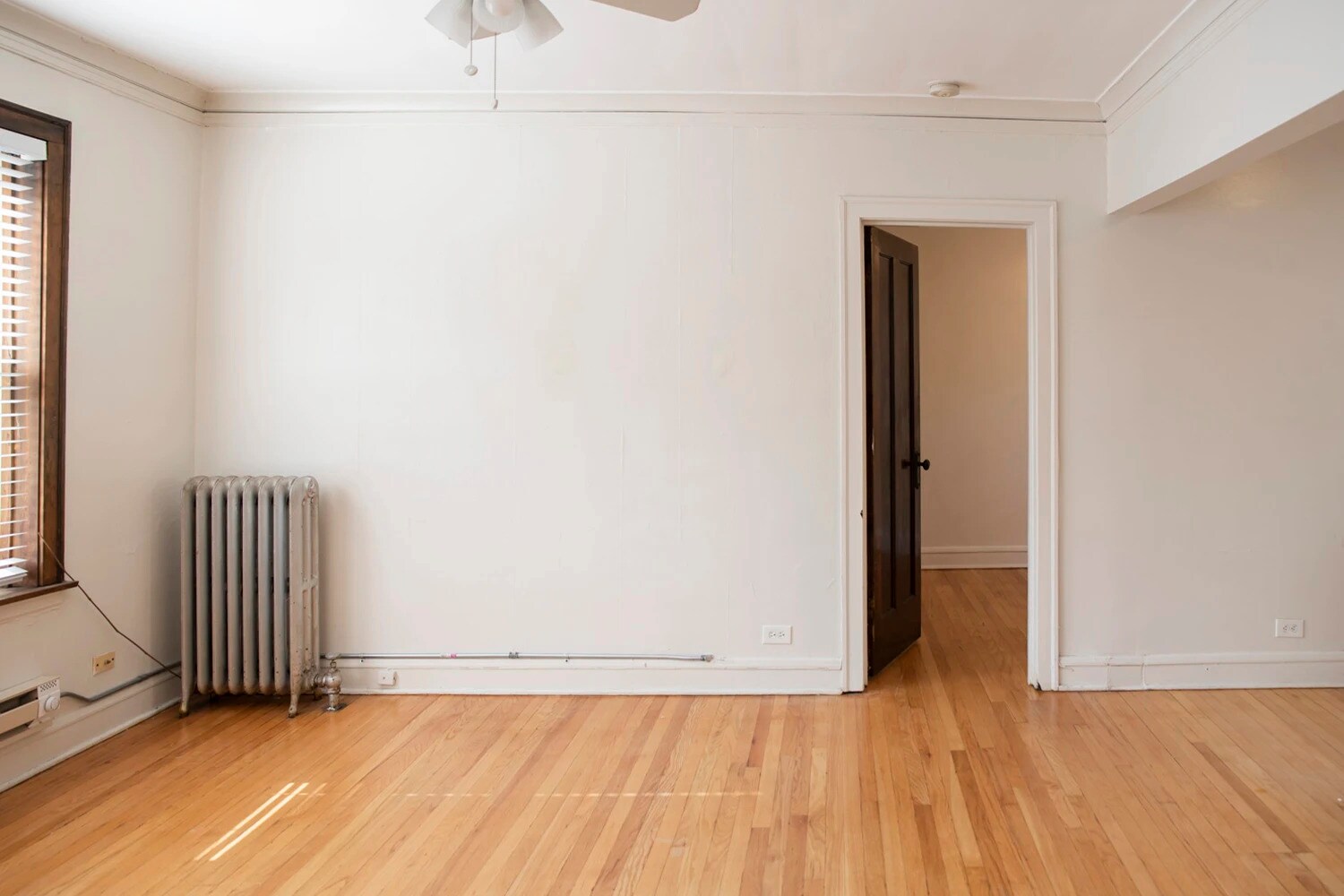 Building Photo - 4208 N Clark St