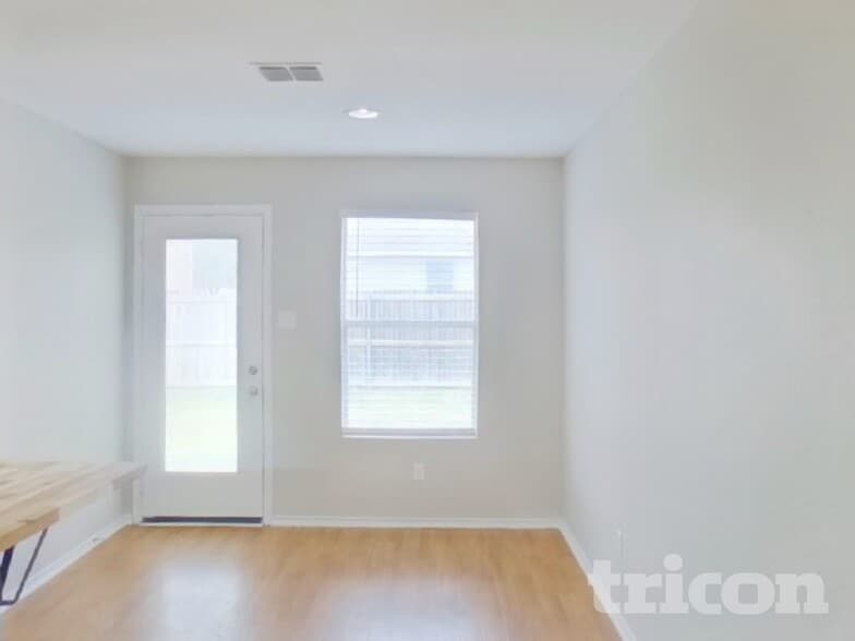 Building Photo - 12630 Carpenter Ln