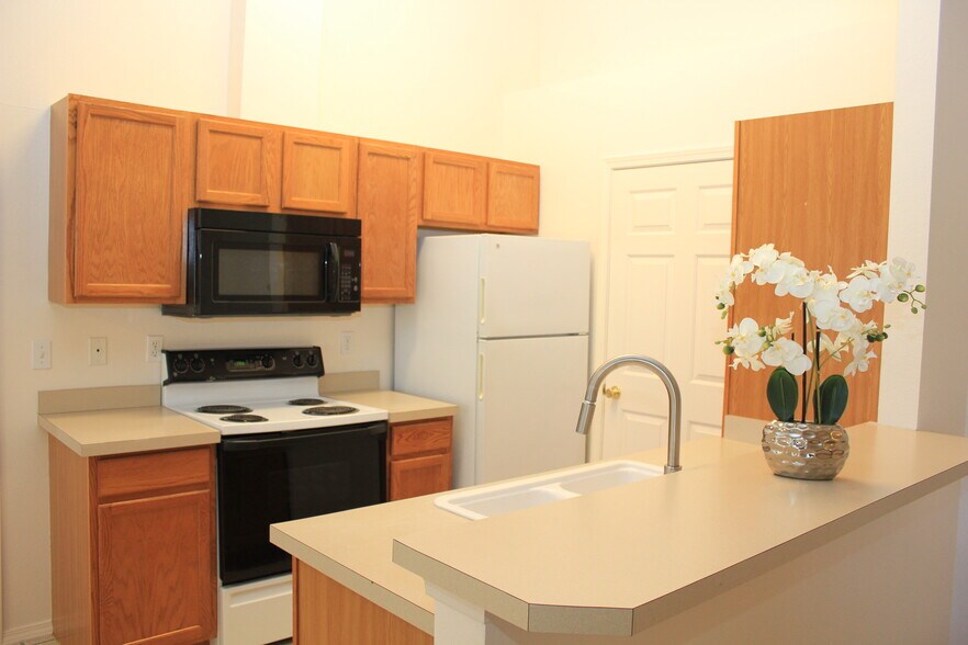 Kitchen - 7626 W Opohonga Ln