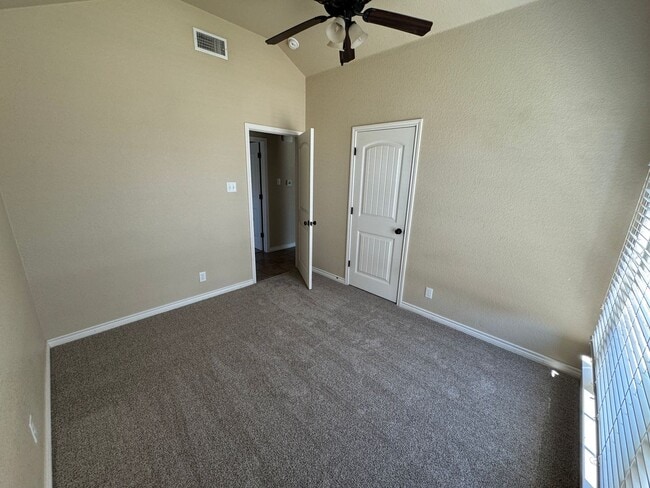 Building Photo - 6109 Newcastle Dr