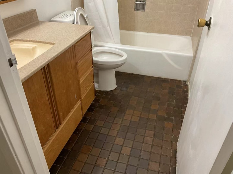 Building Photo - 95-174-174 Kahela St