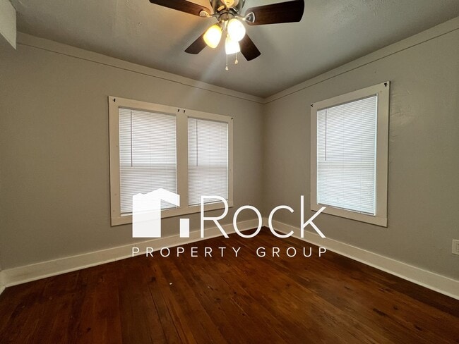 Building Photo - Updated Cozy 2 Bed 1 Bath Home in Guthrie Available Now ~MOVE IN SPECIAL~