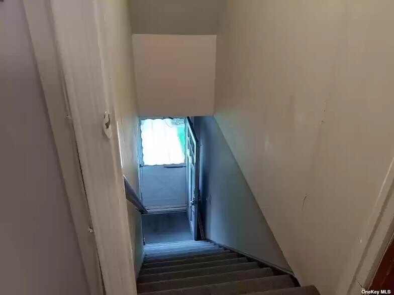 Building Photo - 8640 235th Ct