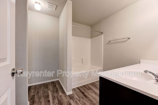 Building Photo - 9440 SW 44th Terrace