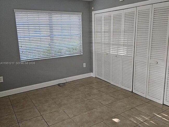 Building Photo - 1100 Salzedo St