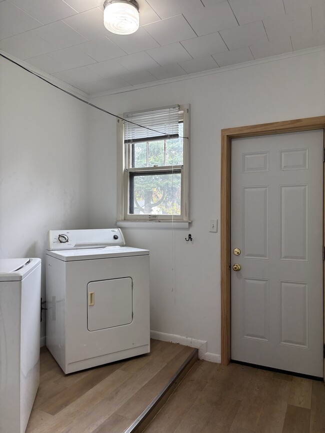 Building Photo - 317 N Monroe St