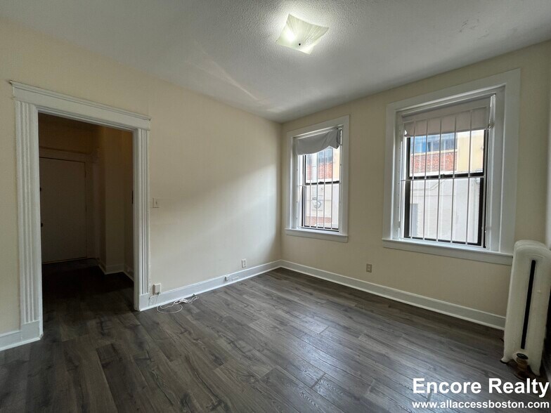 Building Photo - 1148 Commonwealth Ave