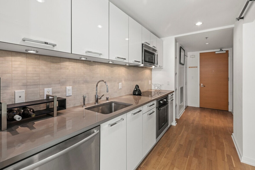 Building Photo - 666 Folsom St