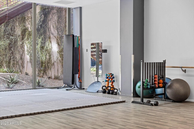 Building Photo - 7141 E Rancho Vista Dr