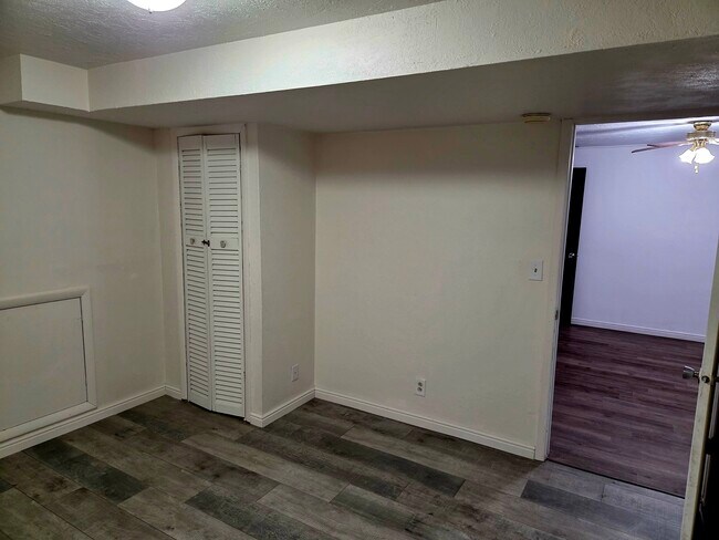 Building Photo - 1968 E 5850 S