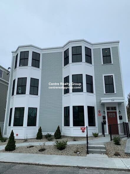 Building Photo - 61 Waverly St