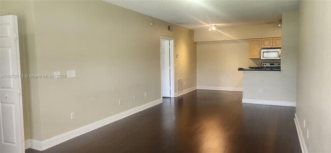 Building Photo - 10366 Fox Trail Rd S