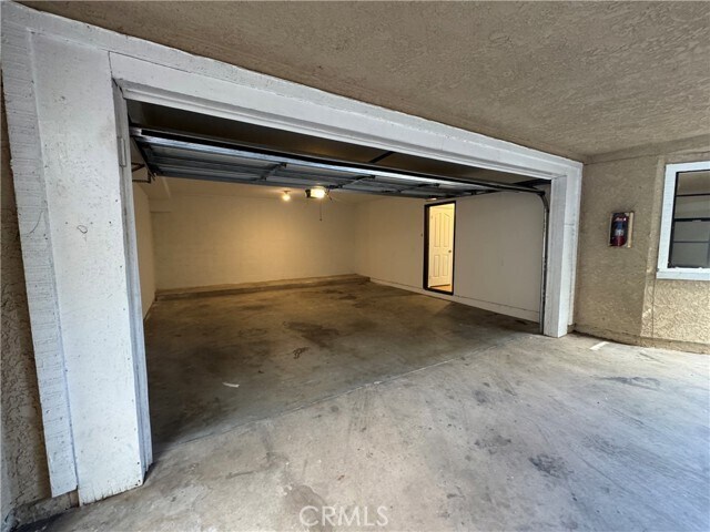 Building Photo - 526 S Catalina Ave