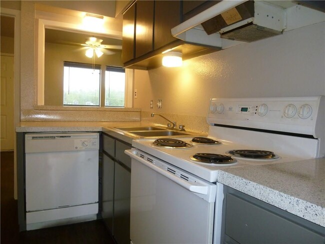 Building Photo - 3000 Guadalupe St