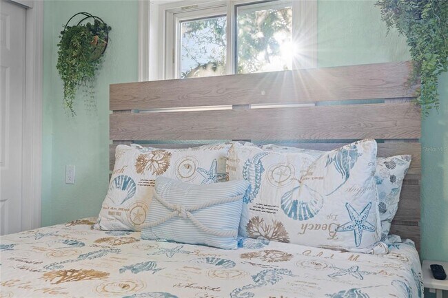 Building Photo - 284 44th Ave