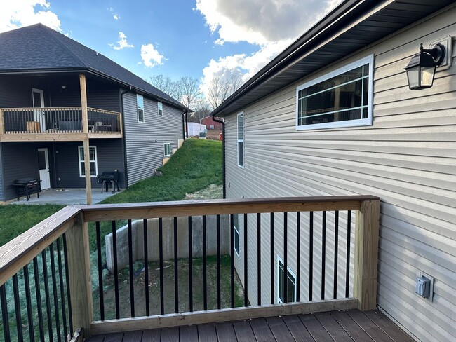 Building Photo - NEW CONSTRUCTION 5 Bed 3 Bath w/ Walk Out Basement Waynesville School District