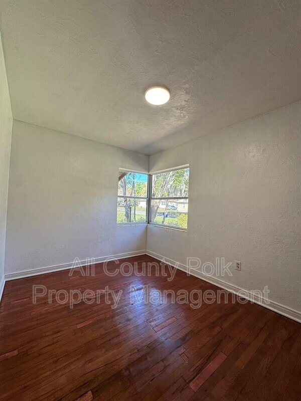 Building Photo - 745 E Valencia St