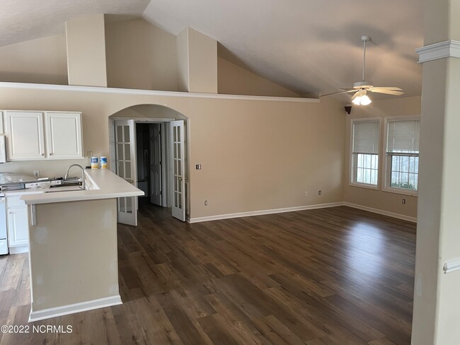 Building Photo - 5319 Sun Coast Dr