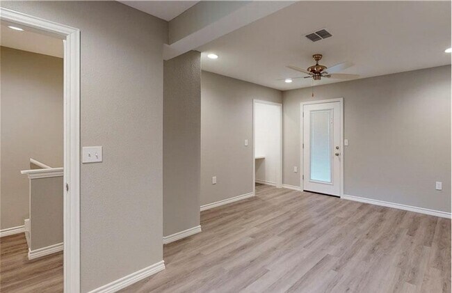Building Photo - 506 First Street Unit D