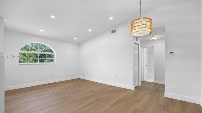 Building Photo - 3518 W 80th St