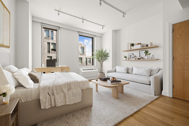 Interior Photo - 325 Kent