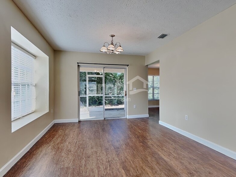 Building Photo - 7909 Hathaway Dr