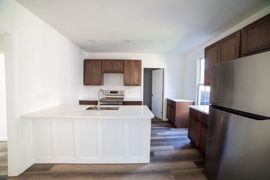 Building Photo - 107 N 13th St