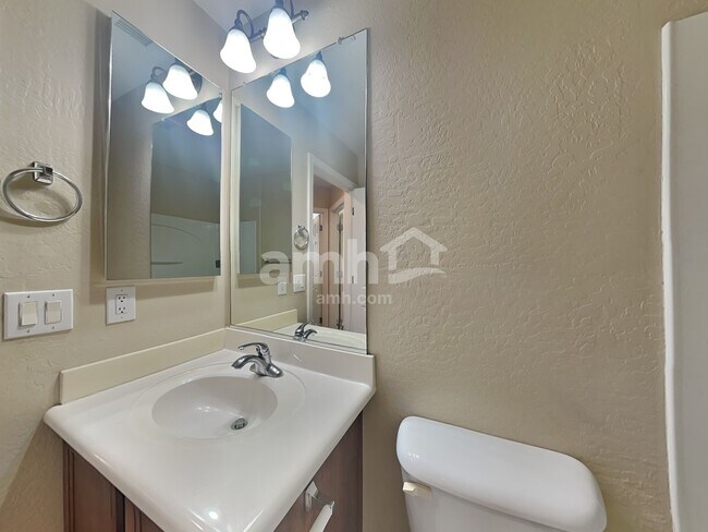 Building Photo - 14241 W Port Royale Ln