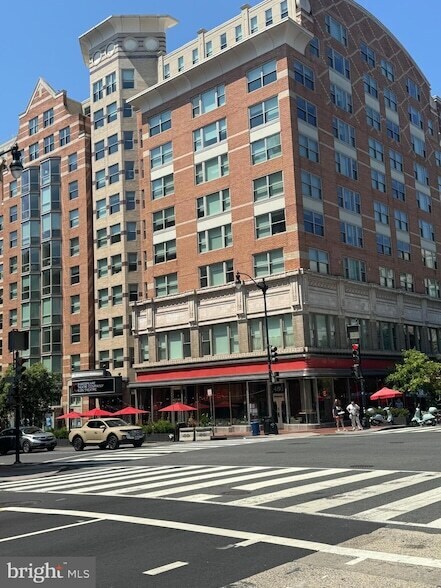 Building Photo - 616 E Street NW Unit 308
