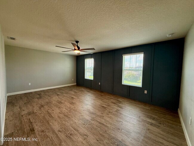 Building Photo - 2200 Pebble Point Dr