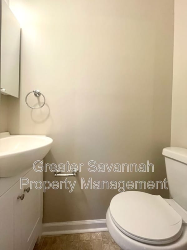 Building Photo - 2114 E 62nd St