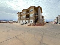 Building Photo - Desert Color Condo 2 bd, 2 bt, 1 Car Garage