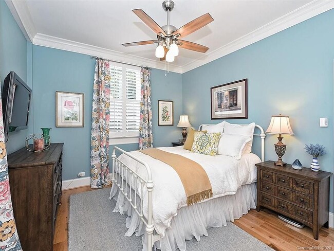 Building Photo - 2501 Roswell Ave