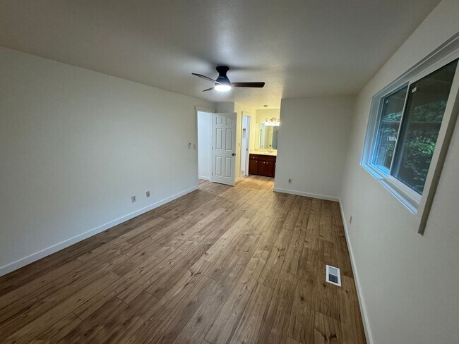 Building Photo - Beautifully Renovated 4-Bedroom Home in NW...