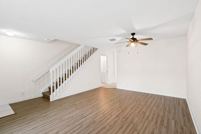 Building Photo - 954 Summit Lake Dr