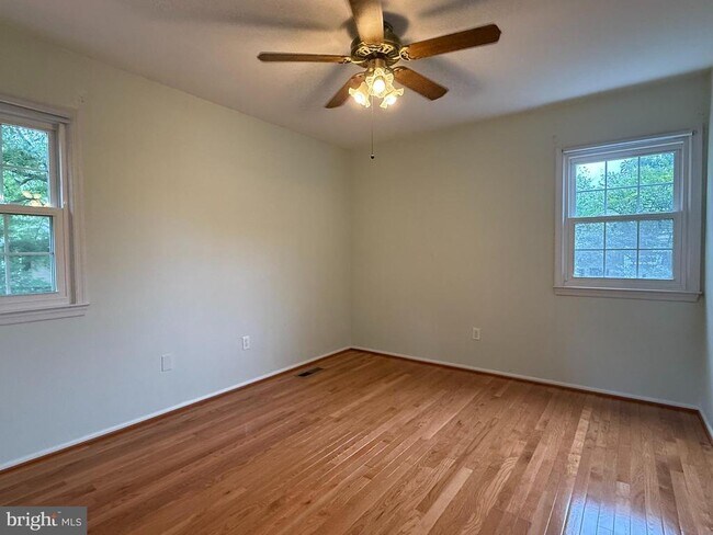 Building Photo - 9613 Ashbourn Dr