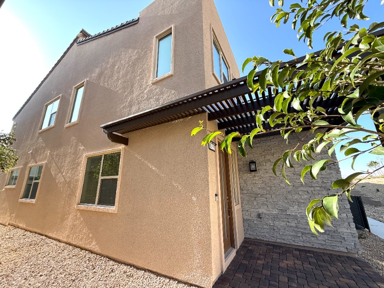 Building Photo - 1435 Song Lark Ln