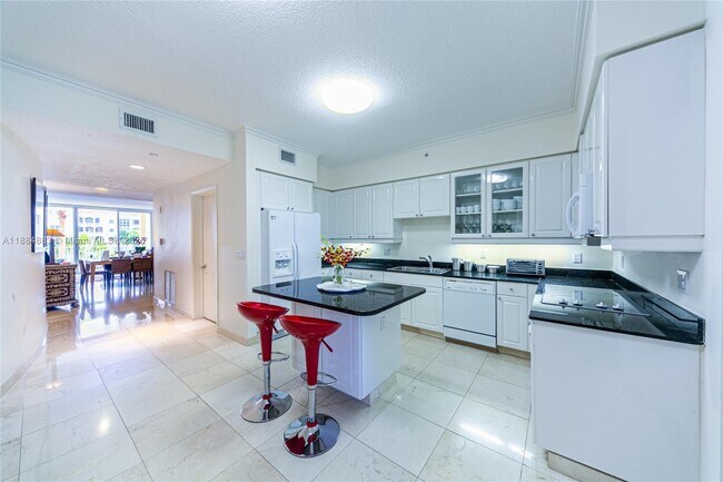 Building Photo - 707 Crandon Blvd