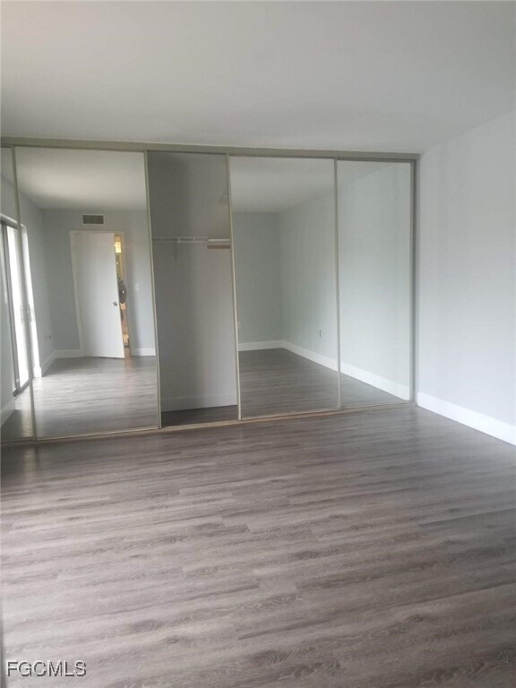 Building Photo - 5223 Cedarbend Dr