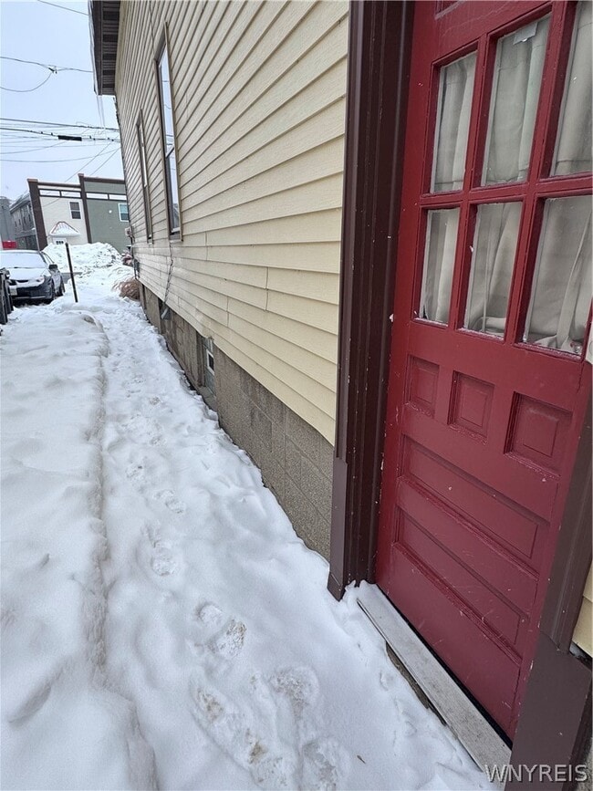 Building Photo - 350 Delaware St