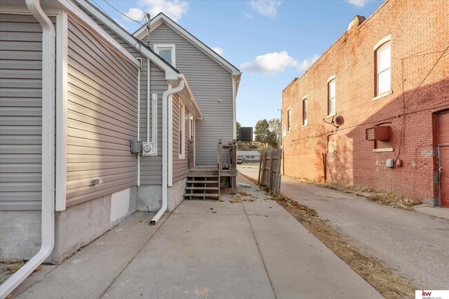 Building Photo - 2417 S 13th St
